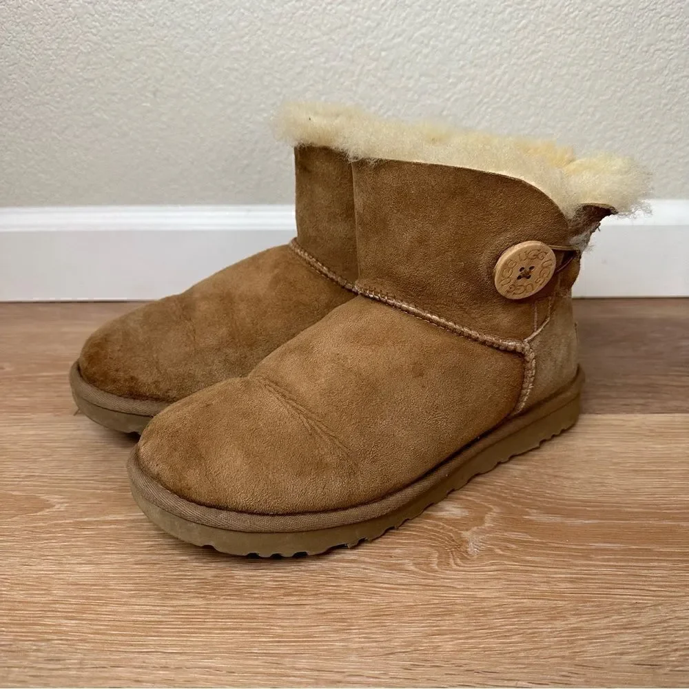 UGG Bailey Button Chestnut Brown Ankle Boots, Size 8